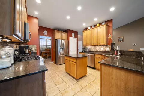 2516 Eisenhower Blvd, Mchenry, IL 60051 photo 11