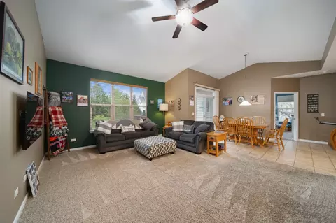 2516 Eisenhower Blvd, Mchenry, IL 60051 photo 7