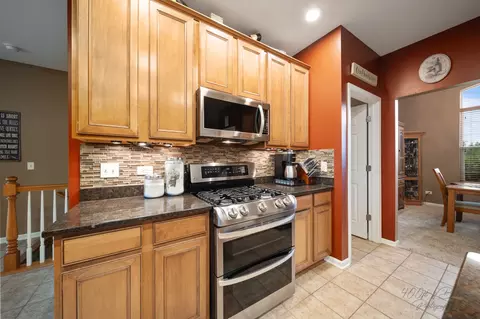 2516 Eisenhower Blvd, Mchenry, IL 60051 photo 13