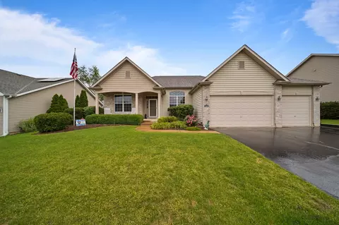 2516 Eisenhower Blvd, Mchenry, IL 60051