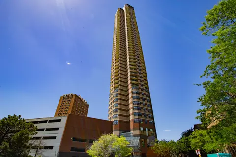 3660 N Lake Shore Dr #4212, Chicago, IL 60613