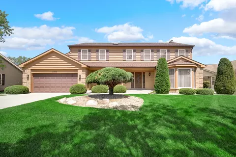 2830 E Country Lake Rd, Arlington Heights, IL 60004