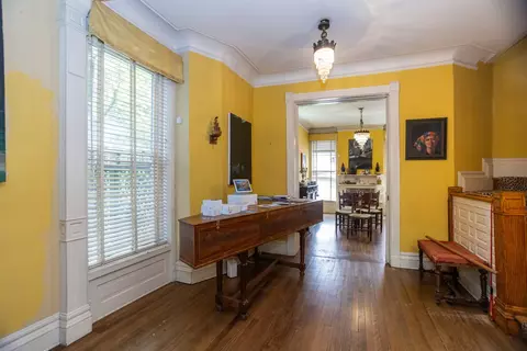 31 E Scott St, Chicago, IL 60610 photo 5