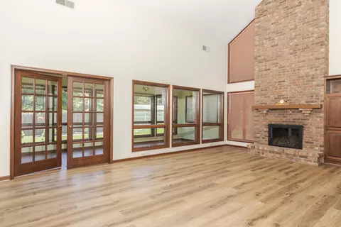 Living - 905 Rhymer Dr, Normal, IL 61761 photo 3 of 5