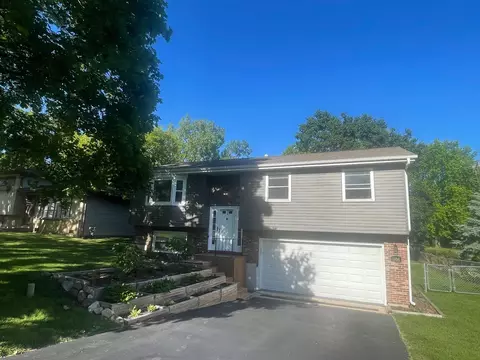 1106 Birch St, Lake In The Hills, IL 60156