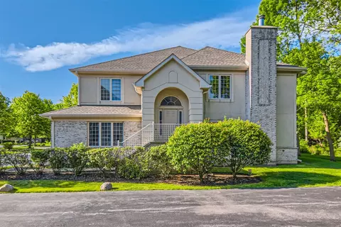 14 Beaconsfield Ct, Lincolnshire, IL 60069