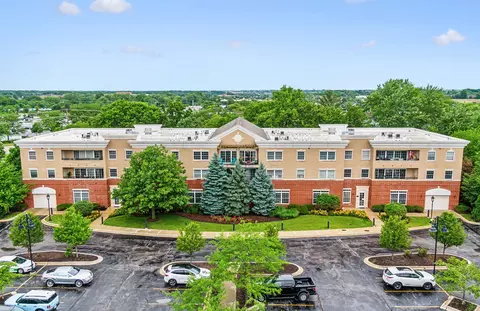 59 Old Frankfort Way #315, Frankfort, IL 60423