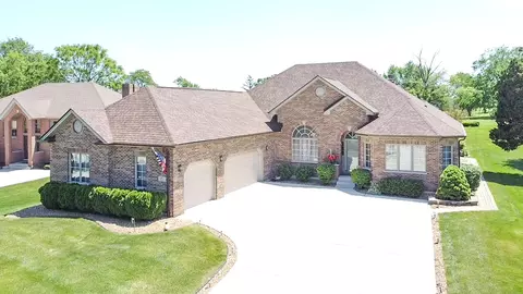 252 Fairway Dr, Beecher, IL 60401