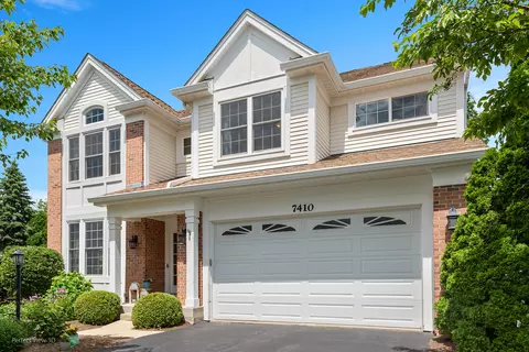 7410 Timsbury Ct, Gurnee, IL 60031