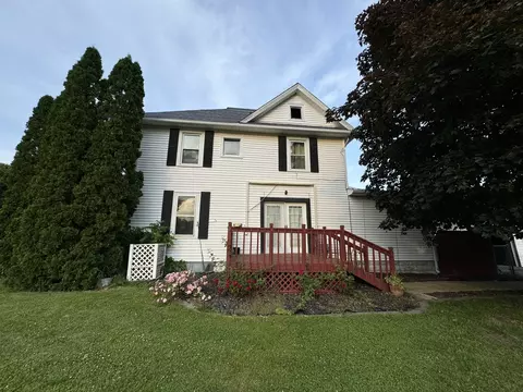 145 W Division St, Amboy, IL 61310