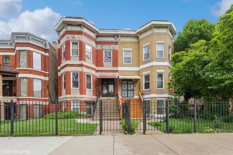 612 E Oakwood Blvd, Chicago, IL 60653