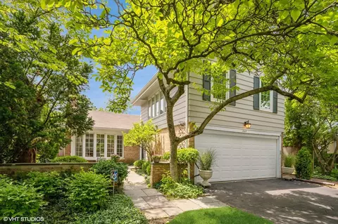 248 Wagner Rd, Northfield, IL 60093