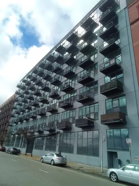 1224 W Van Buren St #405, Chicago, IL 60607