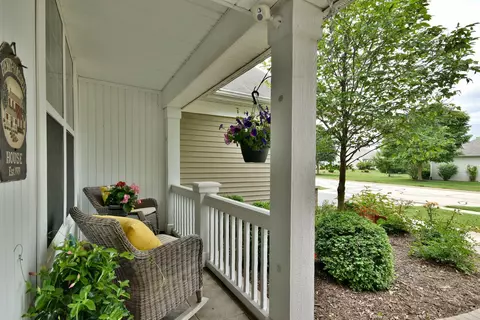 557 Tuscan View Dr, Elgin, IL 60124 photo 4