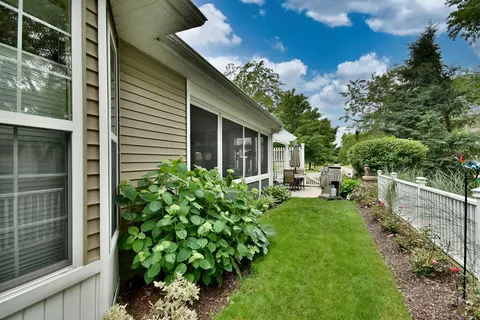 557 Tuscan View Dr, Elgin, IL 60124 photo 42