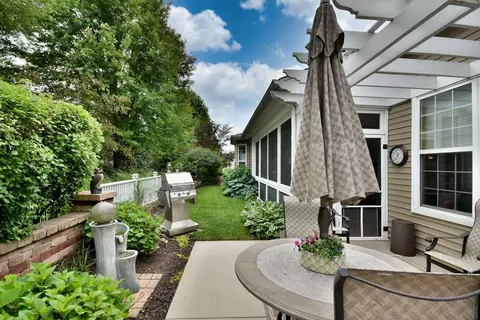 557 Tuscan View Dr, Elgin, IL 60124 photo 40