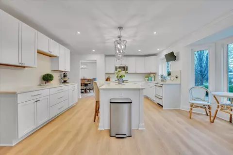 Kitchen - 812 Silver Glen Rd, Mchenry, IL 60050 photo 2 of 4