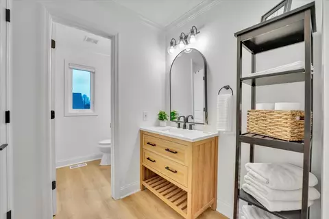 Bath - 812 Silver Glen Rd, Mchenry, IL 60050 photo 1 of 5