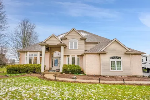 812 Silver Glen Rd, Mchenry, IL 60050