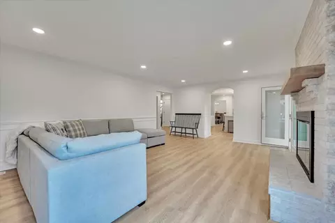 Other - 812 Silver Glen Rd, Mchenry, IL 60050 photo 1 of 11
