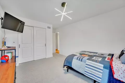 Bedroom - 812 Silver Glen Rd, Mchenry, IL 60050 photo 2 of 7