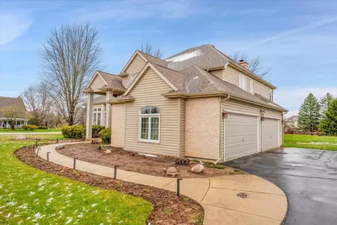 Exterior - 812 Silver Glen Rd, Mchenry, IL 60050 photo 3 of 6