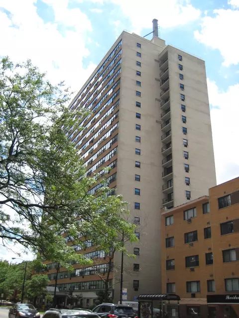 6030 N Sheridan Rd #2102, Chicago, IL 60660