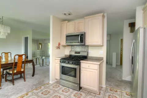 705 Hillcrest Blvd, Hoffman Estates, IL 60169 photo 5
