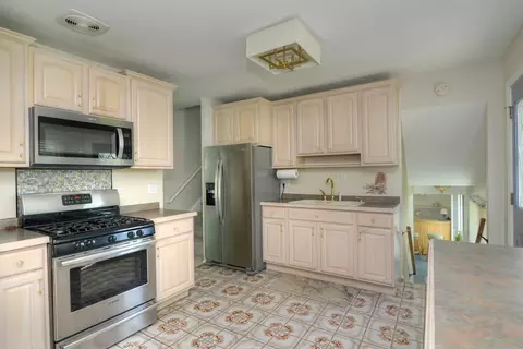 705 Hillcrest Blvd, Hoffman Estates, IL 60169 photo 6