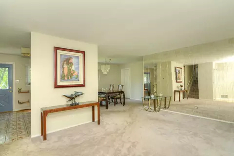705 Hillcrest Blvd, Hoffman Estates, IL 60169 photo 12