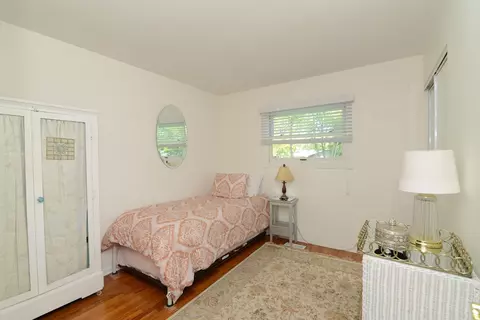 705 Hillcrest Blvd, Hoffman Estates, IL 60169 photo 16