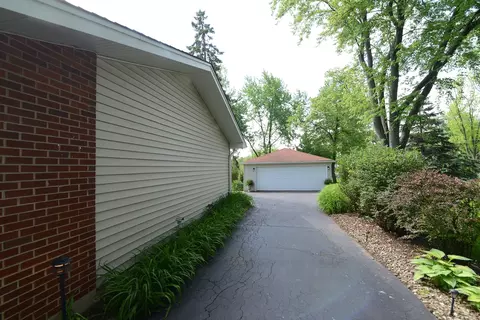 705 Hillcrest Blvd, Hoffman Estates, IL 60169 photo 45
