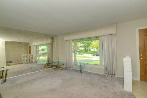 705 Hillcrest Blvd, Hoffman Estates, IL 60169 photo 11