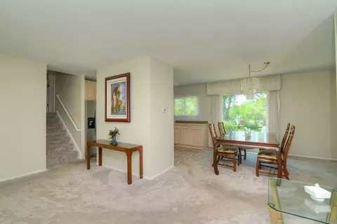 705 Hillcrest Blvd, Hoffman Estates, IL 60169 photo 10