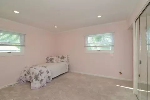 705 Hillcrest Blvd, Hoffman Estates, IL 60169 photo 20