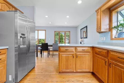 Kitchen - 1945 Oakdale Rd, Hoffman Estates, IL 60169 photo 4 of 5