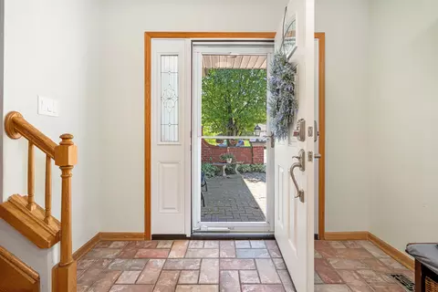 Entry Way - 1945 Oakdale Rd, Hoffman Estates, IL 60169 photo 1 of 1