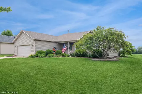 431 W Elian Ct, Maple Park, IL 60151