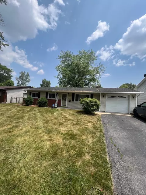 7027 Edgebrook Ln, Hanover Park, IL 60133