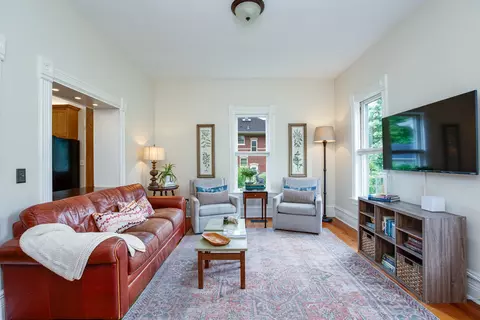 Living - 603 N Wheaton Ave, Wheaton, IL 60187 photo 4 of 5