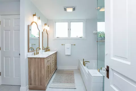Bath - 603 N Wheaton Ave, Wheaton, IL 60187 photo 1 of 4