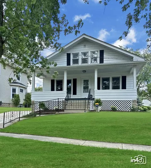 717 N Lincoln Ave, Aurora, IL 60505