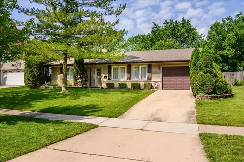 1430 Meyer Rd, Hoffman Estates, IL 60169 photo 2