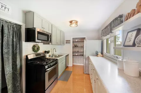 1430 Meyer Rd, Hoffman Estates, IL 60169 photo 9