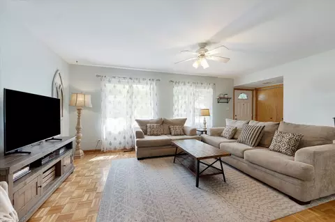 1430 Meyer Rd, Hoffman Estates, IL 60169 photo 5