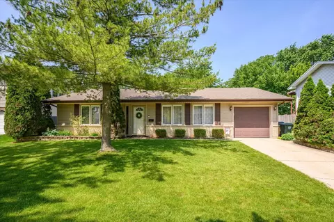 1430 Meyer Rd, Hoffman Estates, IL 60169