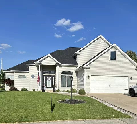 530 Hawthorne Dr, Saint Joseph, IL 61873