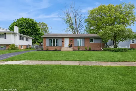 900 Coach Rd, Homewood, IL 60430