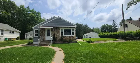 720 N Jefferson Ave, Dixon, IL 61021