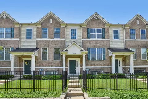 1735 Maple Ave, Hanover Park, IL 60133
